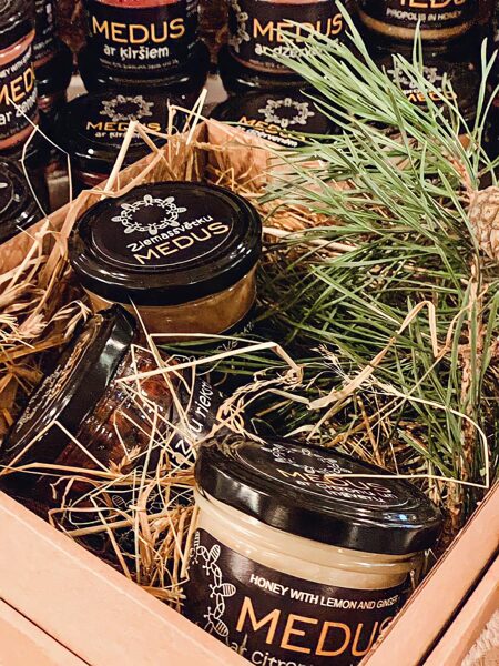 Medus un tā produkti