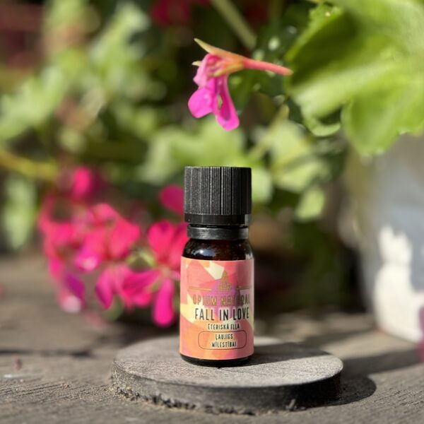 Ēterisko eļļu maisījums – FALL IN LOVE 10 ml